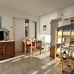 - Un Reveil Face A La Pour Ce Au Charme Rustique - Du Pigeonnier *