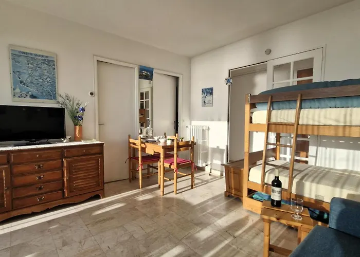 - Un Reveil Face A La Pour Ce Au Charme Rustique - Du Pigeonnier *