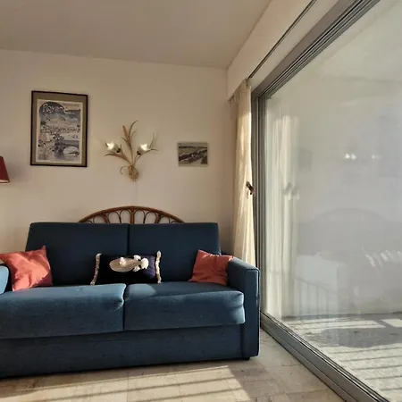 - Un Reveil Face A La Pour Ce Au Charme Rustique - Du Pigeonnier Royan