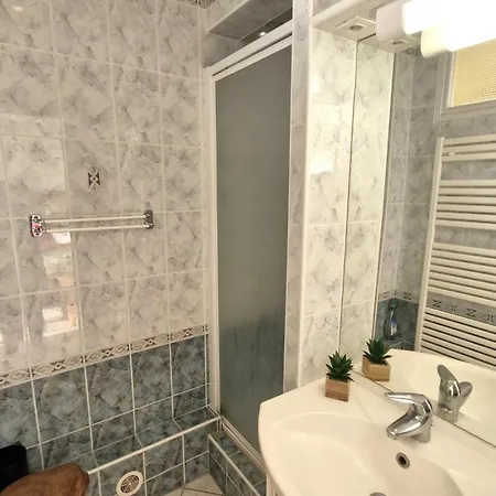 Appartement Royan - Un Réveil Face à La Pour Ce Au Charme Rustique - Du Pigeonnier Royan