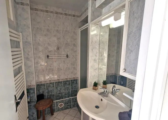 - Un Reveil Face A La Pour Ce Au Charme Rustique - Du Pigeonnier Apartment Royan