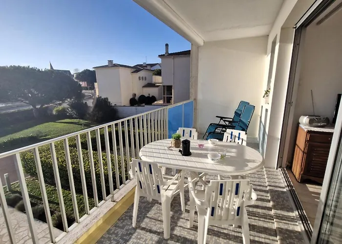 Apartment - Un Reveil Face A La Pour Ce Au Charme Rustique - Du Pigeonnier