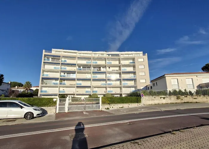 Apartment - Un Reveil Face A La Pour Ce Au Charme Rustique - Du Pigeonnier *